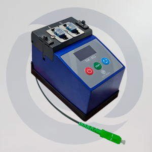 Machine for connectorizing in the field